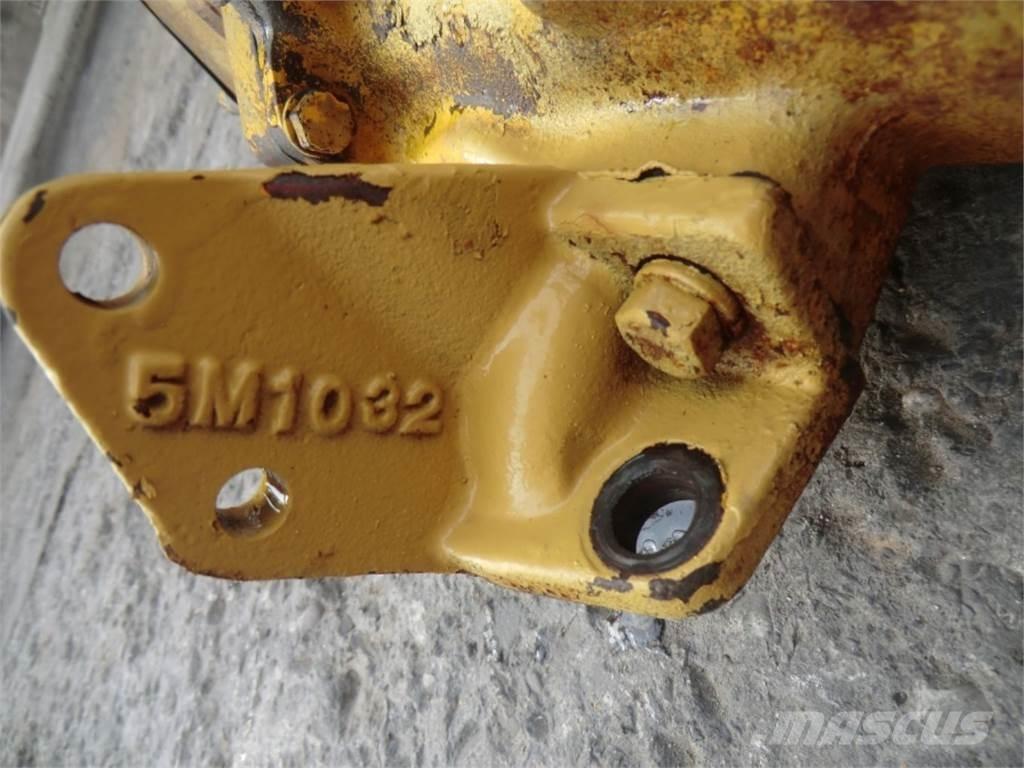 CAT D333 Moottorit