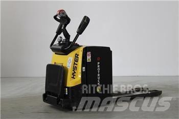 Hyster P2.0S Lavansiirtotrukit ajotasolla