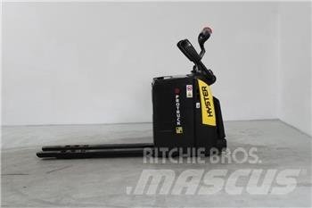 Hyster P2.0S Lavansiirtotrukit ajotasolla