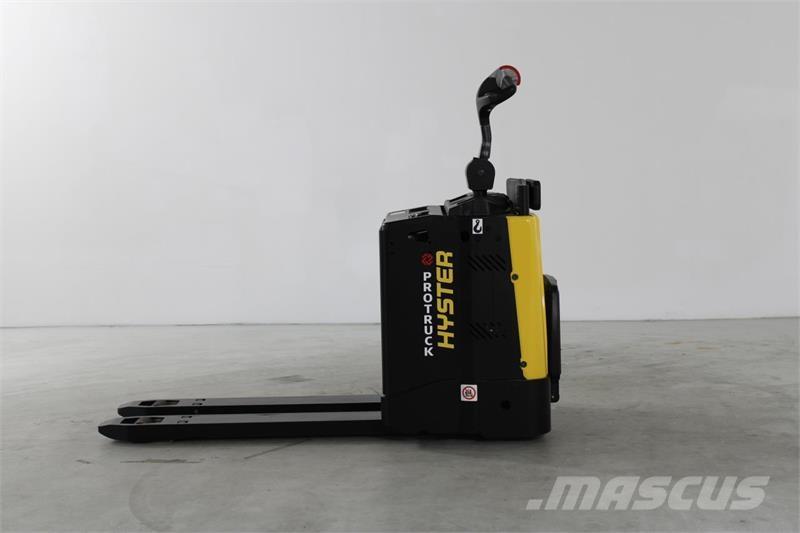 Hyster P2.0S Lavansiirtotrukit ajotasolla