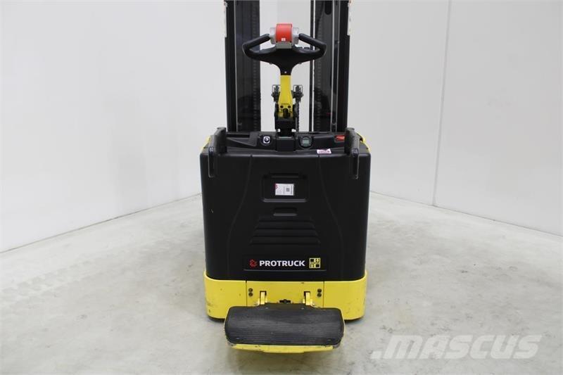 Hyster P2.0S Lavansiirtotrukit ajotasolla