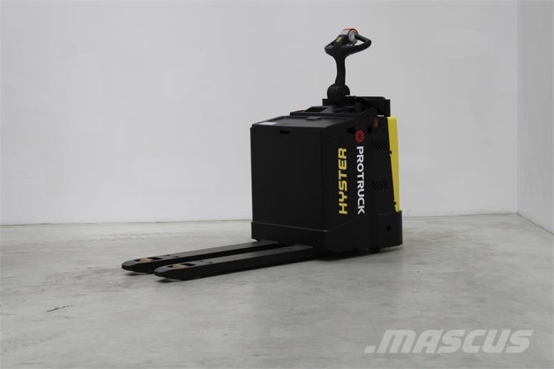 Hyster P2.0S Lavansiirtotrukit ajotasolla