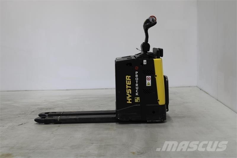 Hyster P2.0S Lavansiirtotrukit ajotasolla