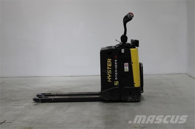 Hyster P2.0S Lavansiirtotrukit ajotasolla