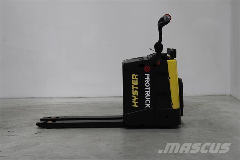 Hyster P2.0S Lavansiirtotrukit ajotasolla