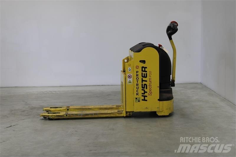 Hyster P3.0 Lavansiirtotrukit