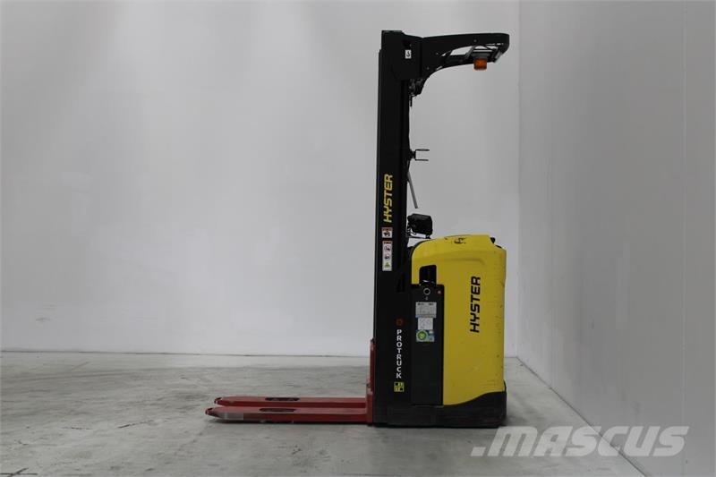 Hyster RS1.6 Ajettavat pinoamisvaunut
