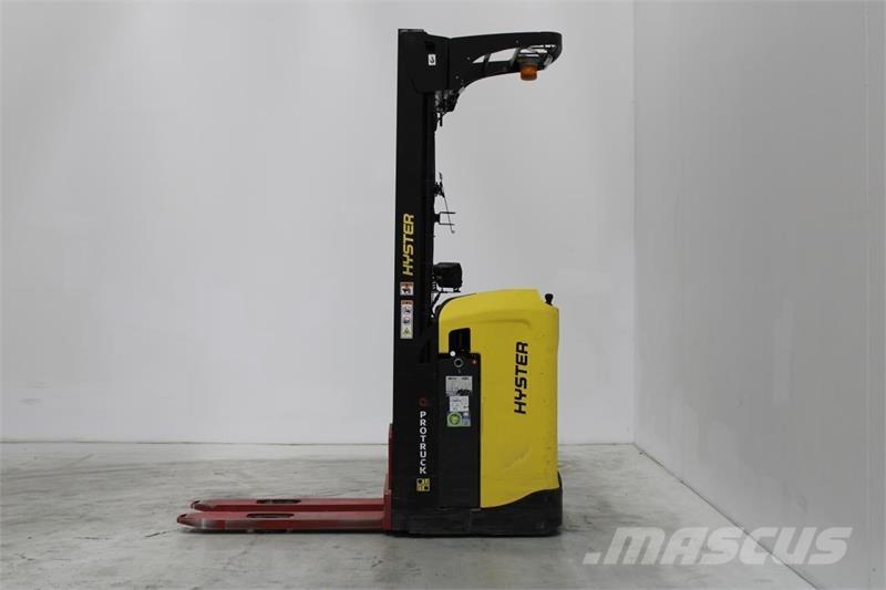 Hyster RS1.6 Ajettavat pinoamisvaunut