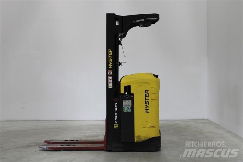 Hyster RS1.6 Ajettavat pinoamisvaunut