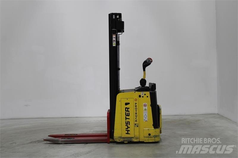 Hyster S1.5S Ajettavat pinoamisvaunut