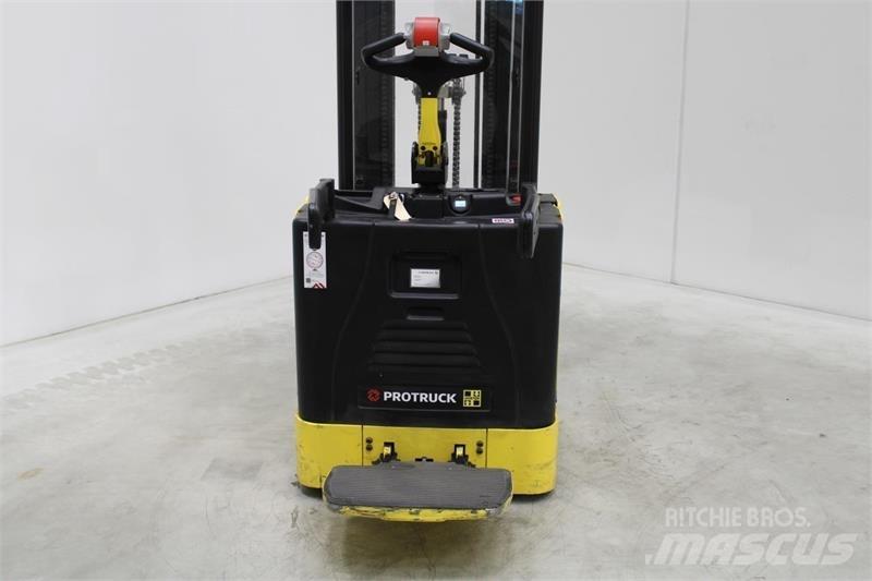 Hyster S1.5S Ajettavat pinoamisvaunut