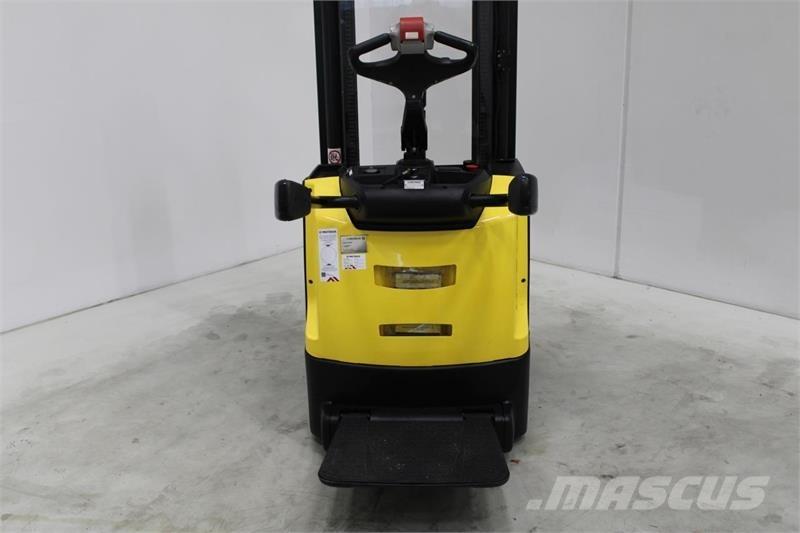 Hyster S1.6S Ajettavat pinoamisvaunut