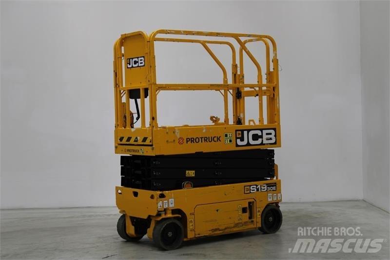 JCB S1930E Saksilavat
