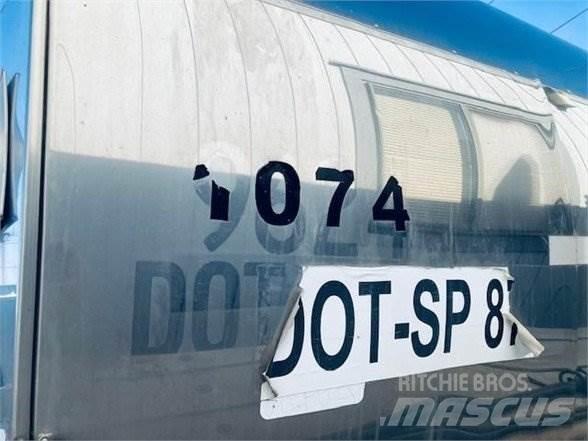 Polar SDJ7 5200-1 Säiliöpuoliperävaunut