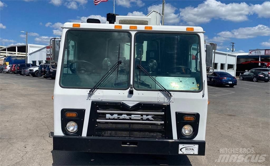 Mack LEU613 Jäteautot