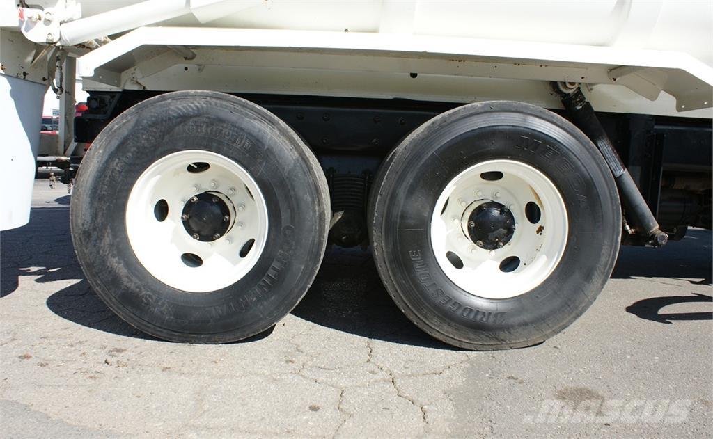 Mack LEU613 Jäteautot