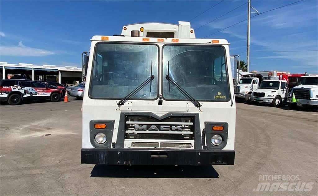 Mack LEU613 Jäteautot