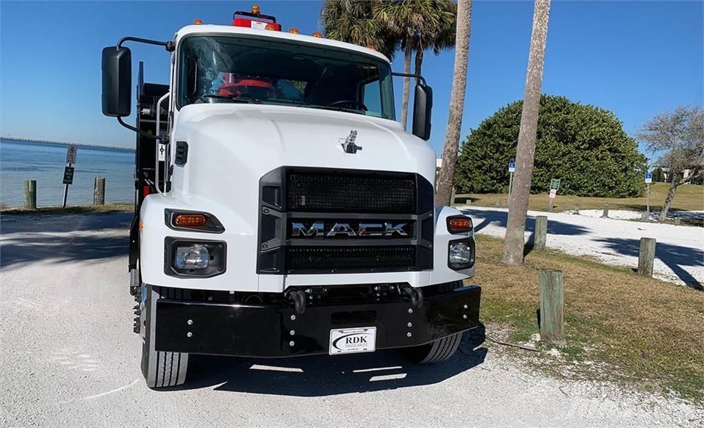 Mack MD6 Kourat