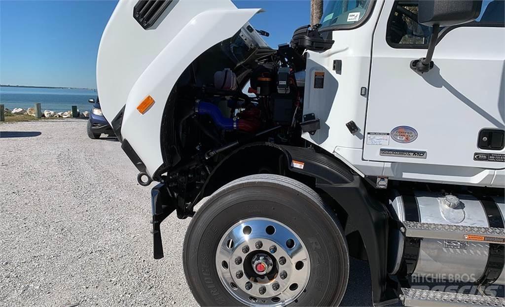 Mack MD7 Kourat