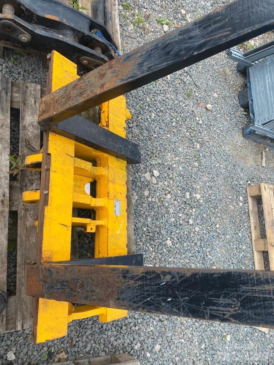 JCB  Maatalouskurottajat