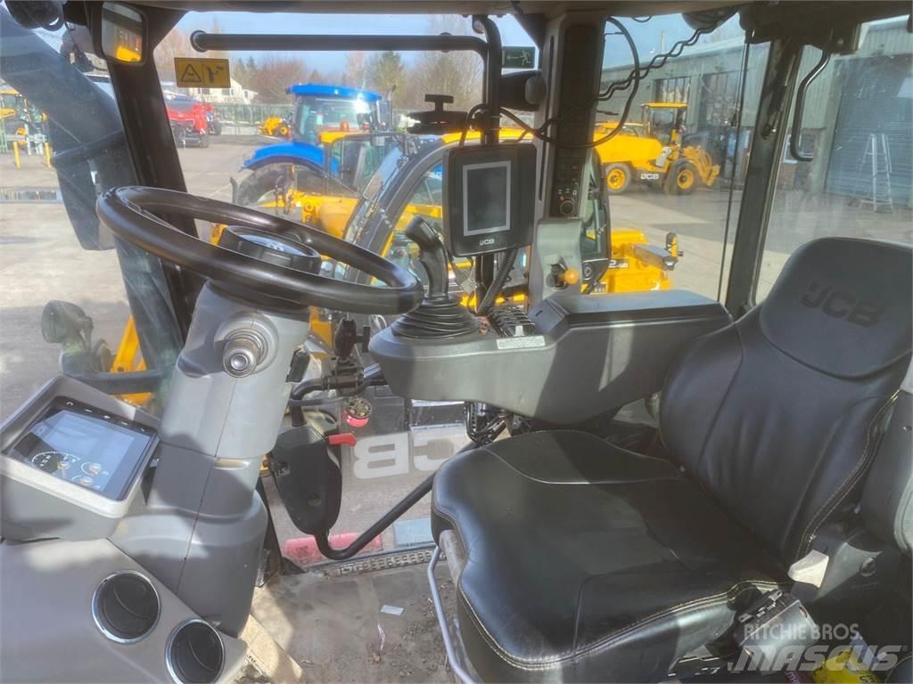 JCB 4220 Traktorit