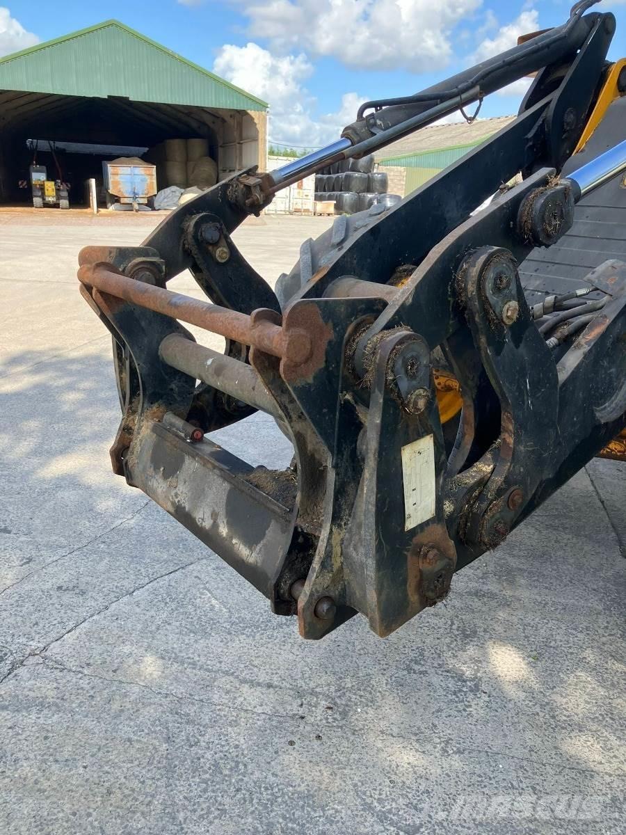 JCB 436 Maatalouskurottajat