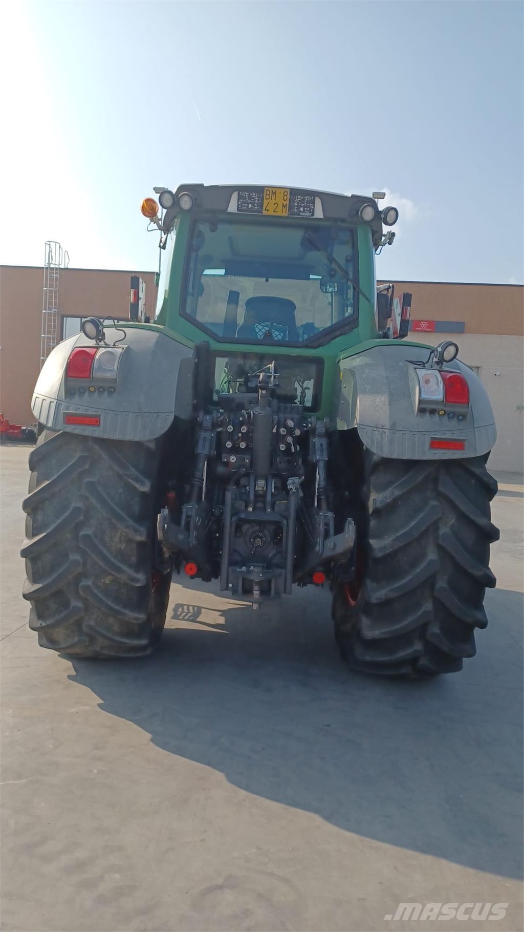 Fendt 828 SCR Traktorit