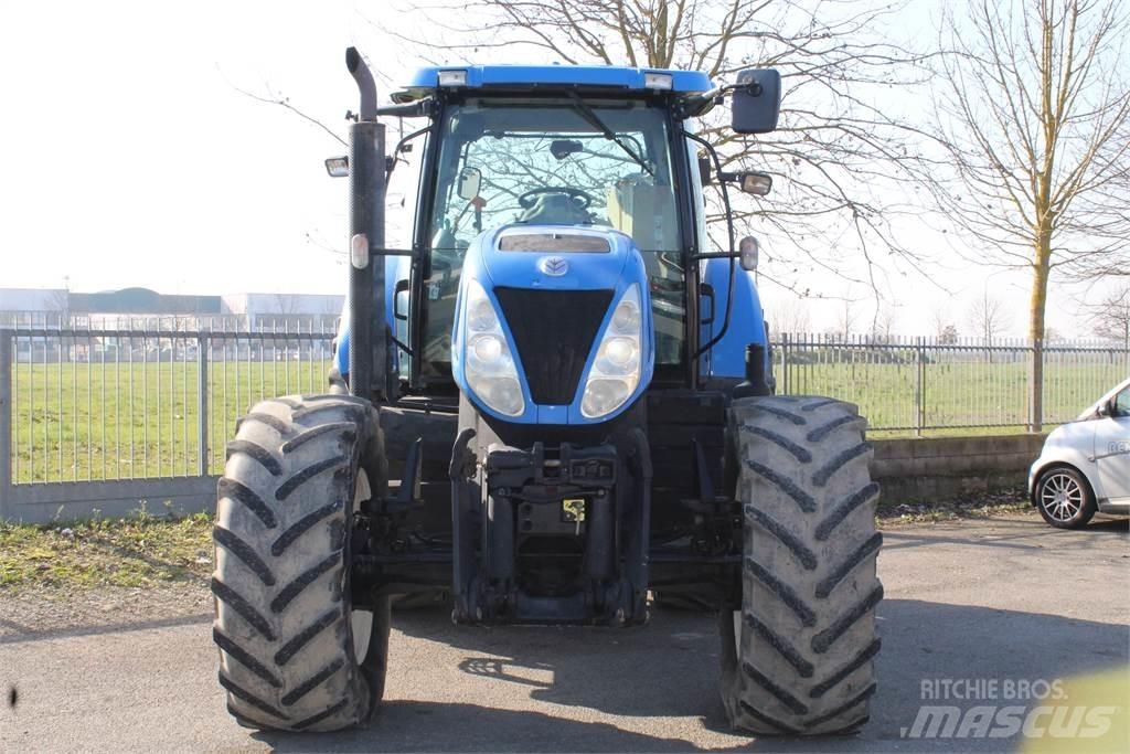 New Holland T7030 Traktorit