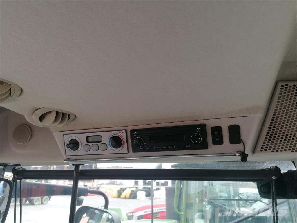 Valtra S324 Traktorit