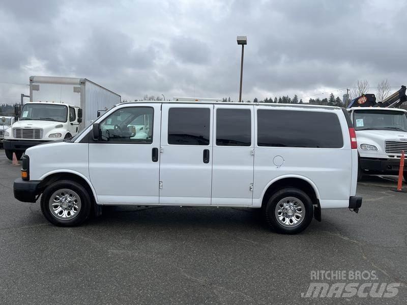 Chevrolet Express Pakettiautot