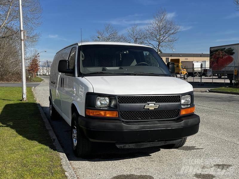Chevrolet Express Pakettiautot