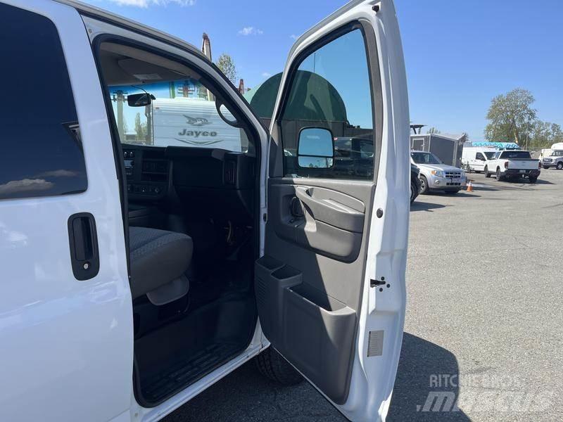 Chevrolet Express Pakettiautot