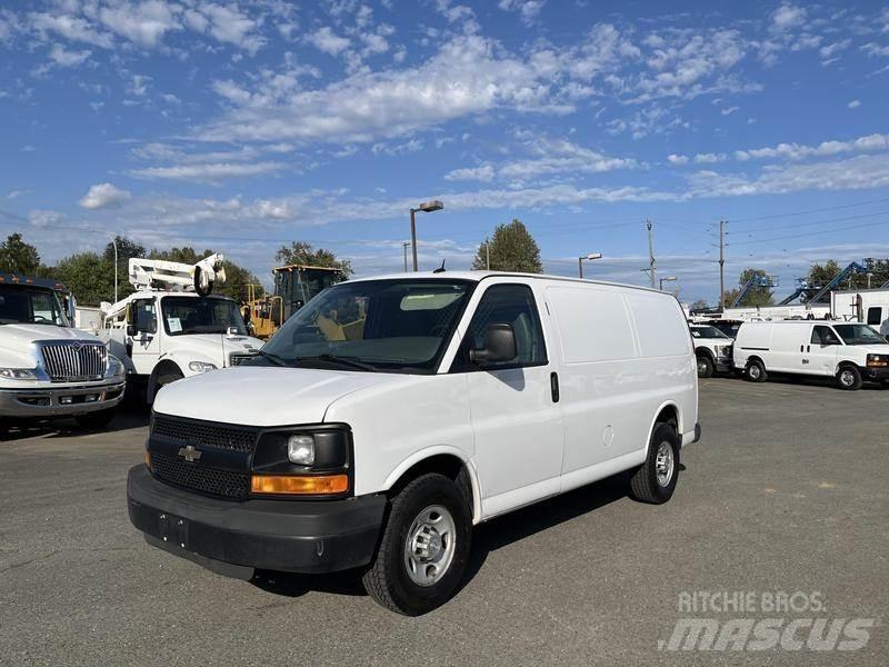 Chevrolet Express Pakettiautot