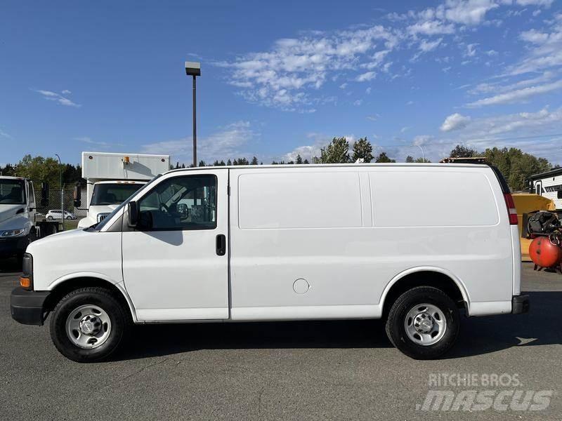 Chevrolet Express Pakettiautot