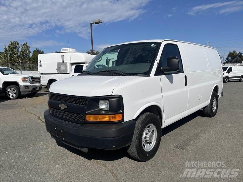 Chevrolet Express Pakettiautot