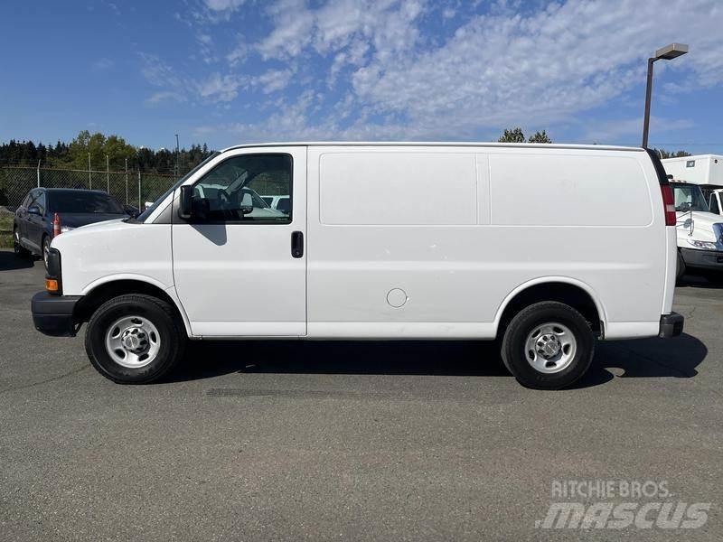 Chevrolet Express Pakettiautot