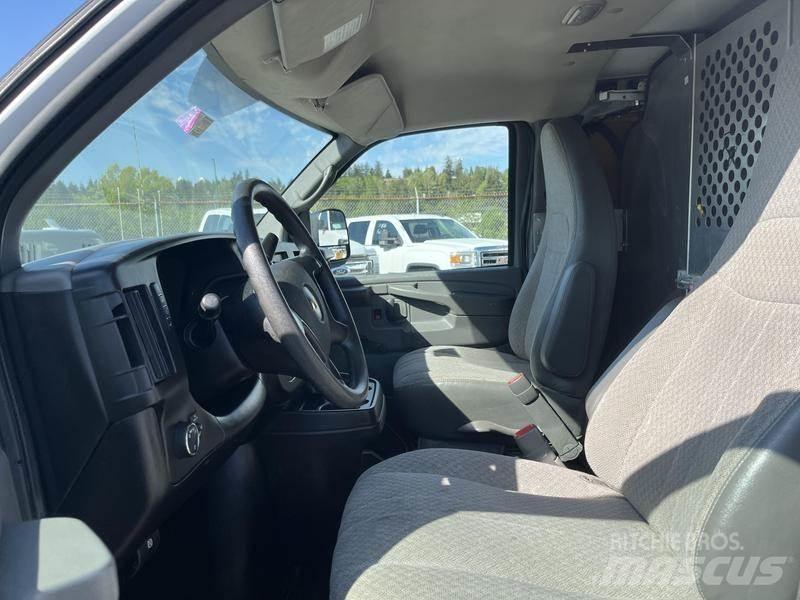 Chevrolet Express Pakettiautot
