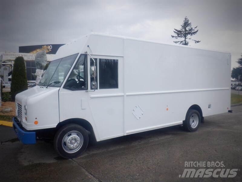 Ford E-450 Pakettiautot