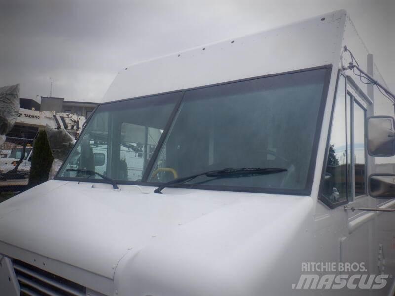 Ford E-450 Pakettiautot