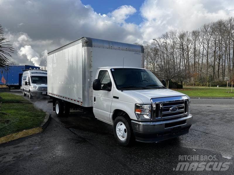 Ford Econoline Pakettiautot