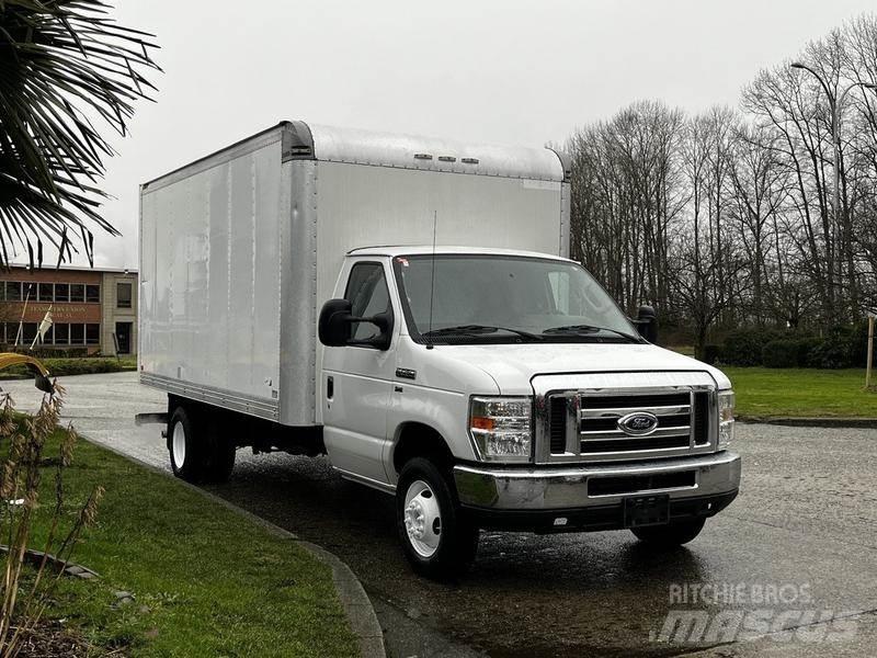 Ford Econoline Pakettiautot