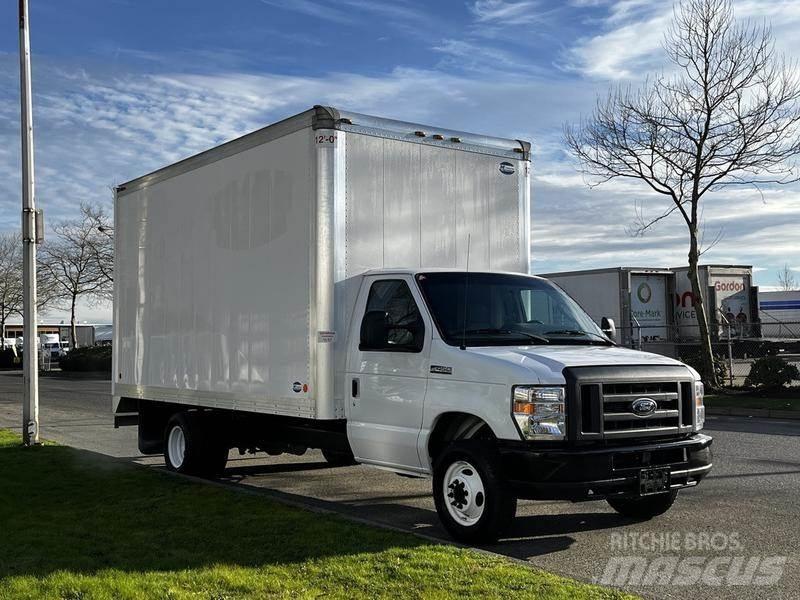 Ford Econoline Pakettiautot
