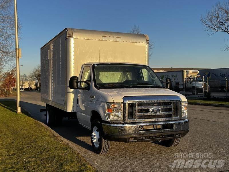 Ford Econoline Pakettiautot