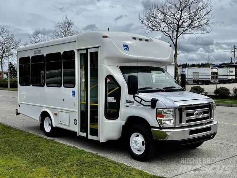 Ford Econoline Minibussit