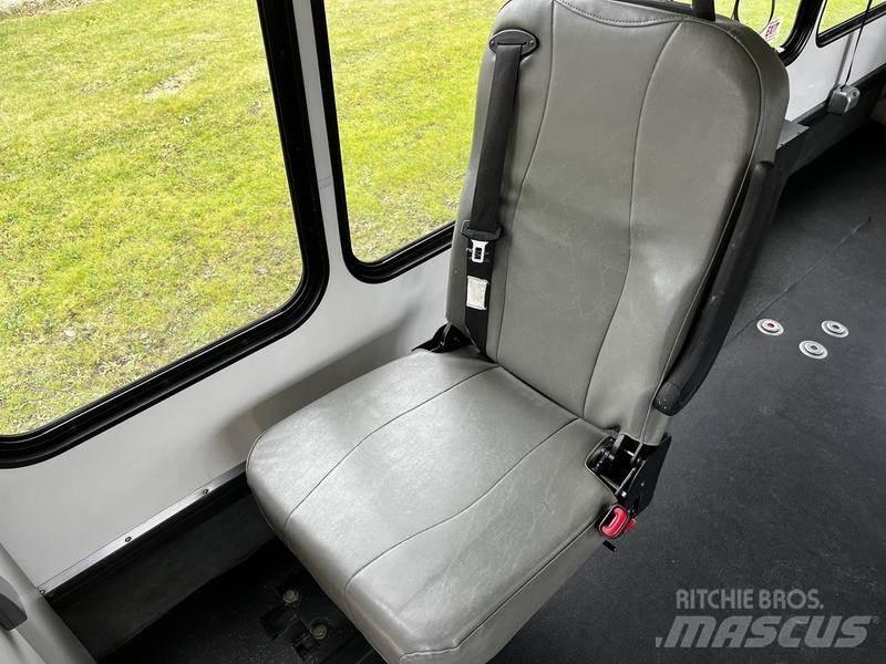 Ford Econoline Minibussit