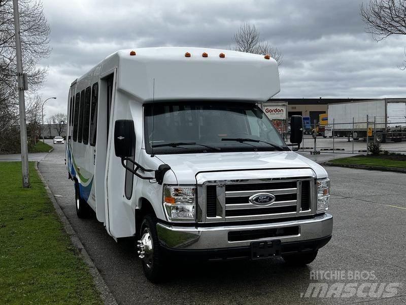 Ford Econoline Minibussit