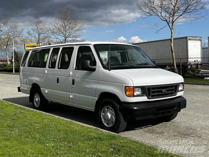 Ford Econoline Henkilöautot