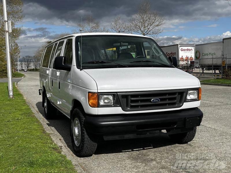Ford Econoline Henkilöautot