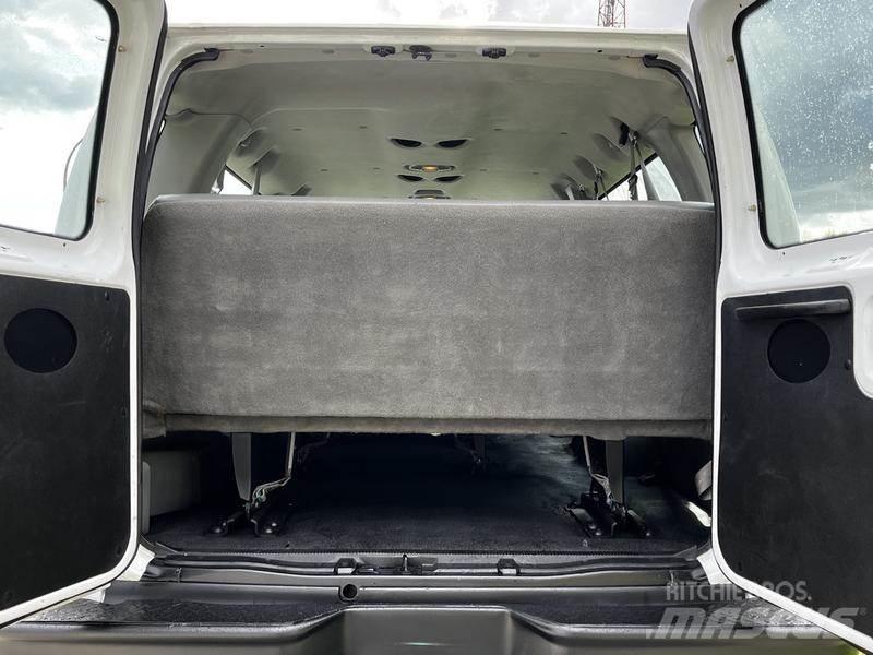 Ford Econoline Henkilöautot