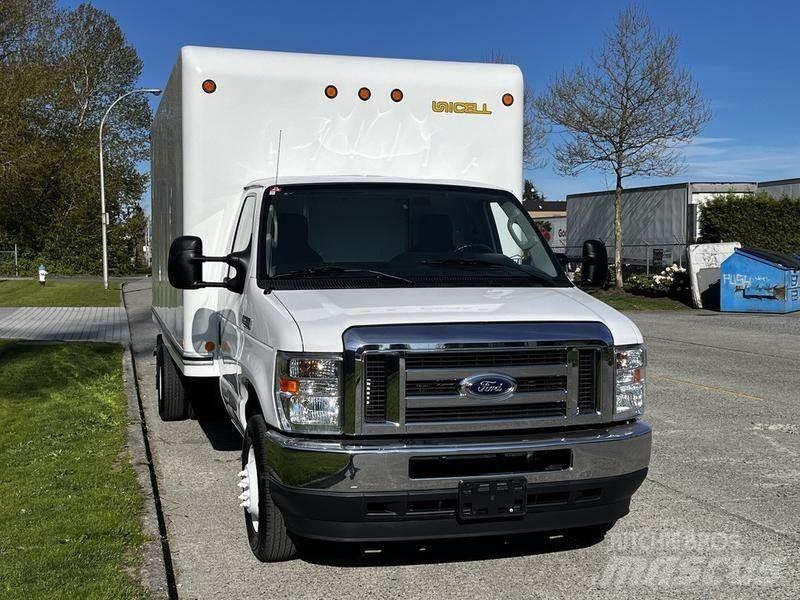 Ford Econoline Pakettiautot